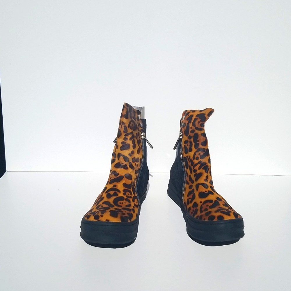 jeffrey Campbell  sci fi fur